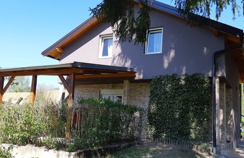 Lekenik House | Green retreat kuća uz rijeku za savršeni odmor