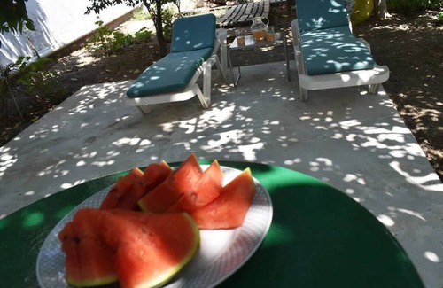 Archanes-Asterousia Apartment | Pirgos Colorful Studio, Sleeps 2, Parking WiFi Ac