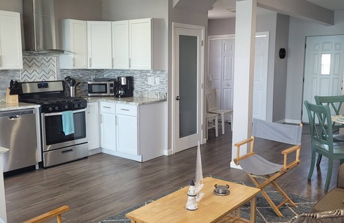 Fair Haven House | Graber's Lake Getaway- Clean and Beautiful! Great Work from home location!