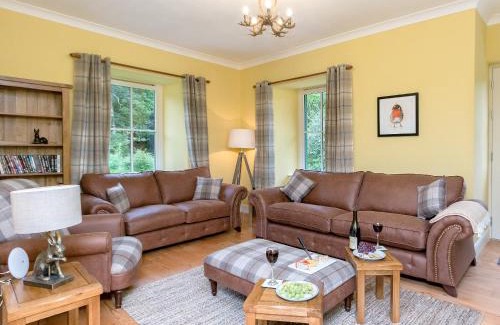 Ascog House | Grace's Cottage