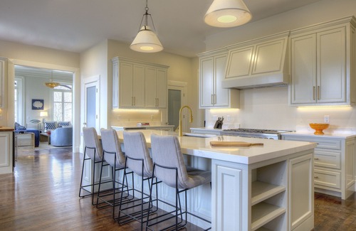 Top of the Hill House | Gracious Victorian Estate Home, Walk to town and beach