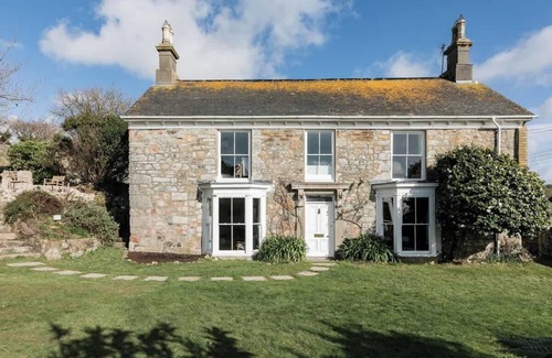 Perranuthnoe House | Grade II Listed 17th-Century Rectory with Sea Views