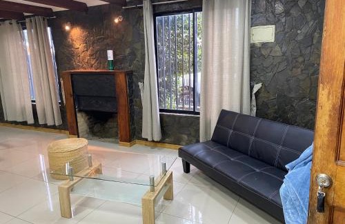 Linares Villa | Gran casa , gran patio.