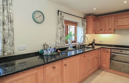 Shipston on Stour Cottage | GRANARY COTTAGE, pet friendly, character holiday cottage in Ilmington