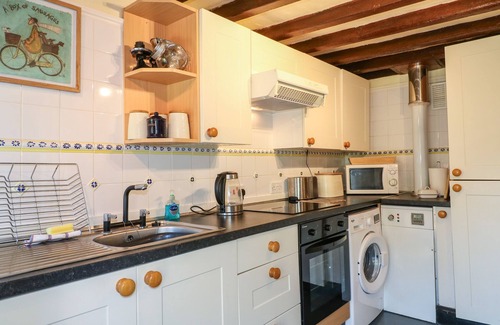 Ropsley House | GRANARY COTTAGE, pet friendly, character holiday cottage in Grantham
