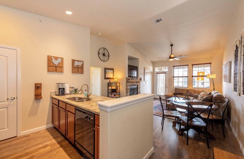 Silvercreek Condo | Granby Ranch Getaway sleeps 5! 2-bed, 2-bath, access to heated pool/hot tub!