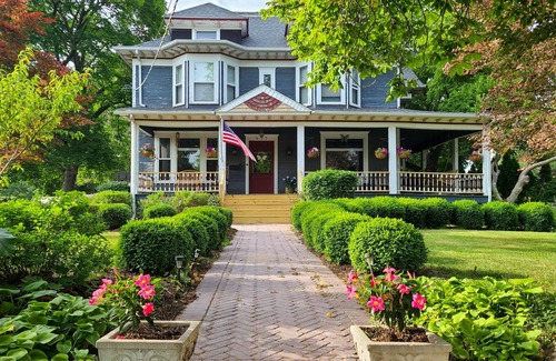 Woodstock House | Grand 1800s Victorian Gem: Updated/by Downtown