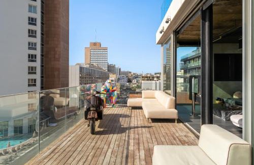 Tel Aviv Promenade Apartment | Grand 3BR Beachfront Apartment