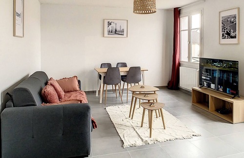 Villeparisis Apartment | Grand Appart Spacieux Rénové 4pers Wifi Gare