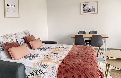 Villeparisis Apartment | Grand Appart Spacieux Rénové 4pers Wifi Gare