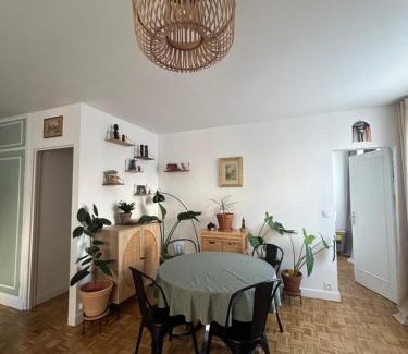 Saint-Fargeau Apartment | Grand appartement 2 pièces dans le 20ème à Paris