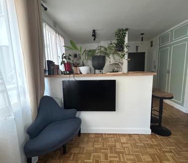 Saint-Fargeau Apartment | Grand appartement 2 pièces dans le 20ème à Paris