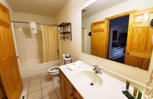 Oglesby Hotel | Grand Bear Resort at Starved Rock