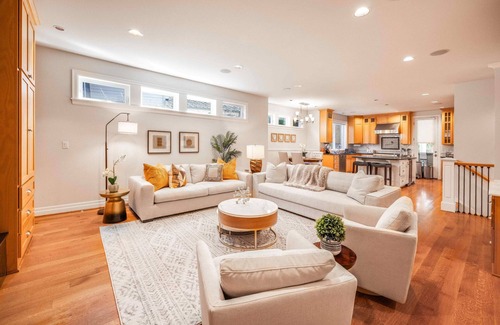 Northwest Bellevue House | Grand Bellevue DT Villa 5,010 sqft| near BV Square