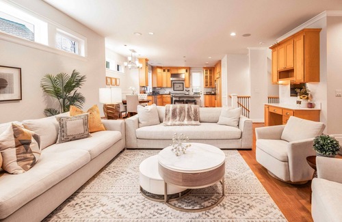 Northwest Bellevue House | Grand Bellevue DT Villa 5,010 sqft| near BV Square