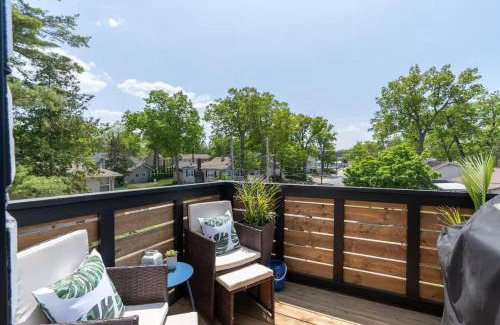 Grand Bend House | Grand Bend 5BR Retreat Hot Tub, Fire Pit and BBQ