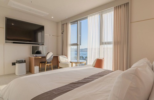Yeongdo Hotel | Grand Bern Hotel
