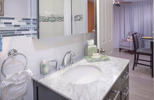 Colliers Bay Resort | Grand Cayman, Morritt's Tortuga Club! 1 Bedroom suite. Book now! Best Rates!