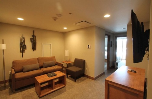 Peak 8 Condo | Grand Colorado on Peak 8 Slope side Suite. President's Day Week, Feb 16-19 2025