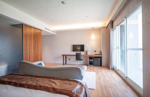 East District Hotel | Grand Crystal Hotel