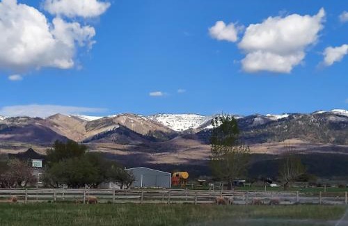 Mount Pleasant House | Grand Family Lodge