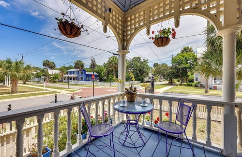 Palatka House | ‘Grand Gables:’ Home 1 Block to St Johns River