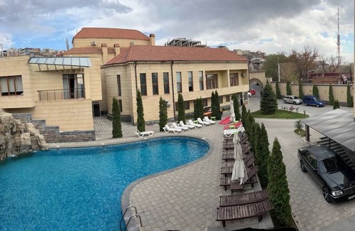Nork-Marash Hotel | Grand Hills Hotel