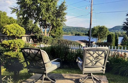 Trempealeau House | Grand home with views of the Mississippi!
