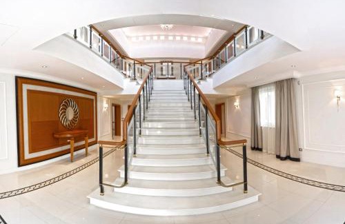 Djibloho Hotel | Grand Hotel Djibloho