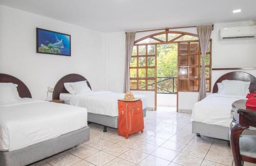 Bahia de la Academia Hotel | Grand Hotel Leon Marino Galapagos