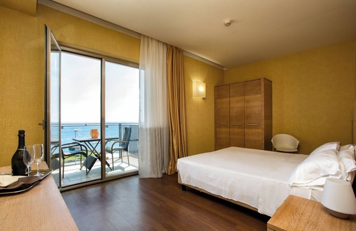 Riposto Hotel | Grand Hotel Yachting Palace