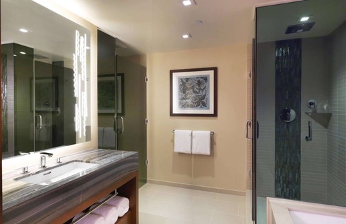 Waikiki Resort | Grand Islander – 2 Bedroom OceanView