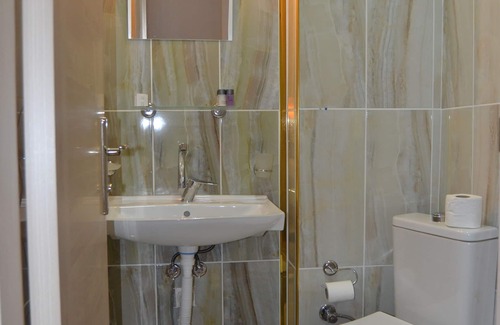 Cinarcik Hotel | Grand Krone Hotel