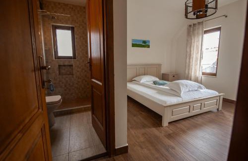Belis Villa | Grand Lake House