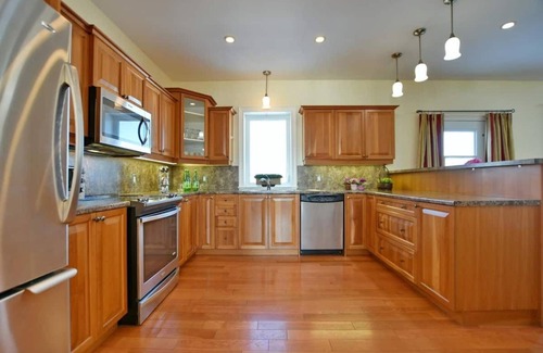 Meaford Cottage | Grand Luxury Cottage by Blue Mountains with pool and hot tub