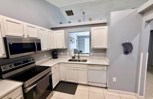 Loughman Apartment | Grand Luxury Pines 3BR Pool Home near Disney