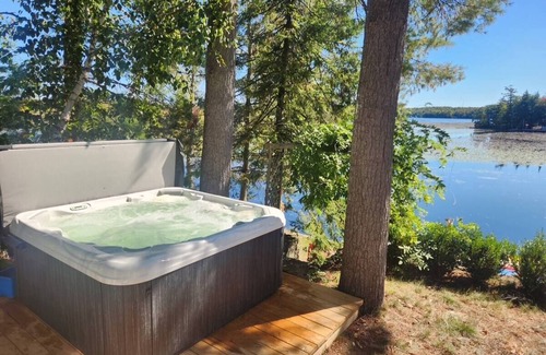 Bobcaygeon Cottage | Grand Maison Bobcaygeon Luxury Waterfront Cottage
