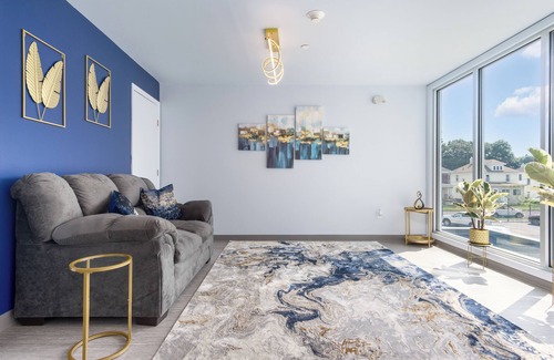 Johnson City House | Grand Monarch! Luxury Boutique Living! Best for Extended Stays!