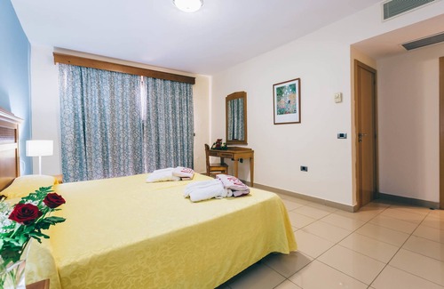 San Miguel de Abona Hotel | Grand Muthu Golf Plaza Hotel