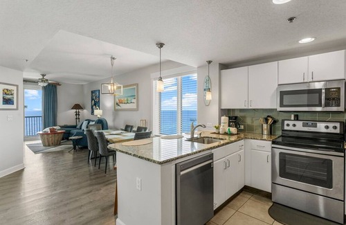 Panama City Beach Condo | Grand Panama 1601 "Sunset Point" Gulf Front West Corner. Views for Miles. 3Br