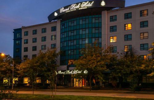 Richmond City Centre Hotel | Grand Park Hotel Vancouver Airport, an Ascend Collection Hotel
