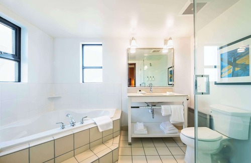 Richmond City Centre Hotel | Grand Park Hotel Vancouver Airport, an Ascend Collection Hotel