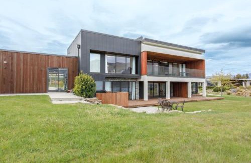 Wanaka House | Grand Peninsula Lodge
