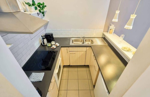 Lower Town Apartment | Grand Place Historic Retreat 2