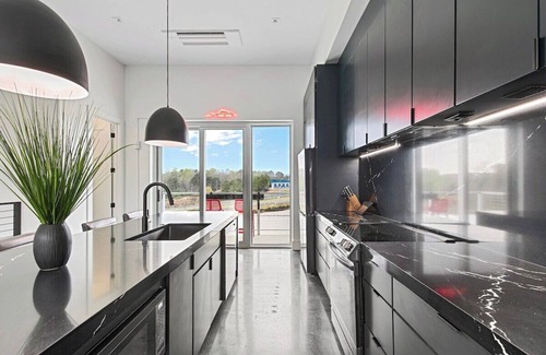 Dawsonville Villa | Grand Prix Grandeur at AMP