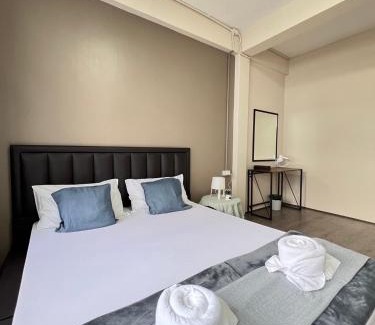 Chong Nonsi House | Grand riverine views