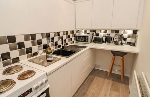 Tynemouth Cottage | GRAND SEA VIEW, romantic, character holiday cottage in Tynemouth