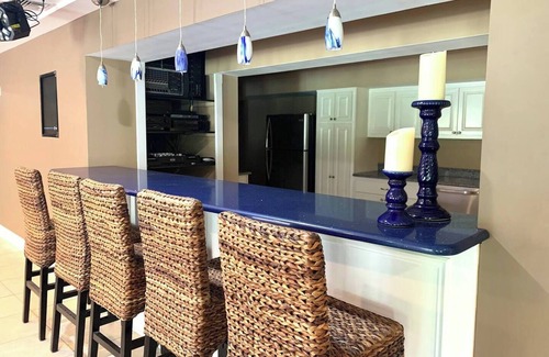 Glasser House | Grand Villa Sparta /pool koi pond cinema game room