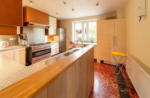 Ferrieres Cottage | Grand Villa with Bubble Bath