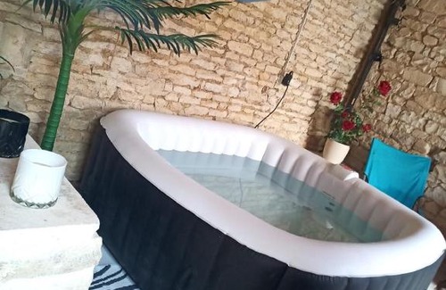 Chef-Boutonne Bed & Breakfast | Grande chambre de 32M2 avec dressing